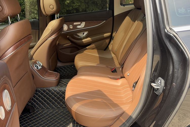 Used Mercedes-Benz E-Class 2023 Updated E 300 L Luxury Edition Left Rear Seat