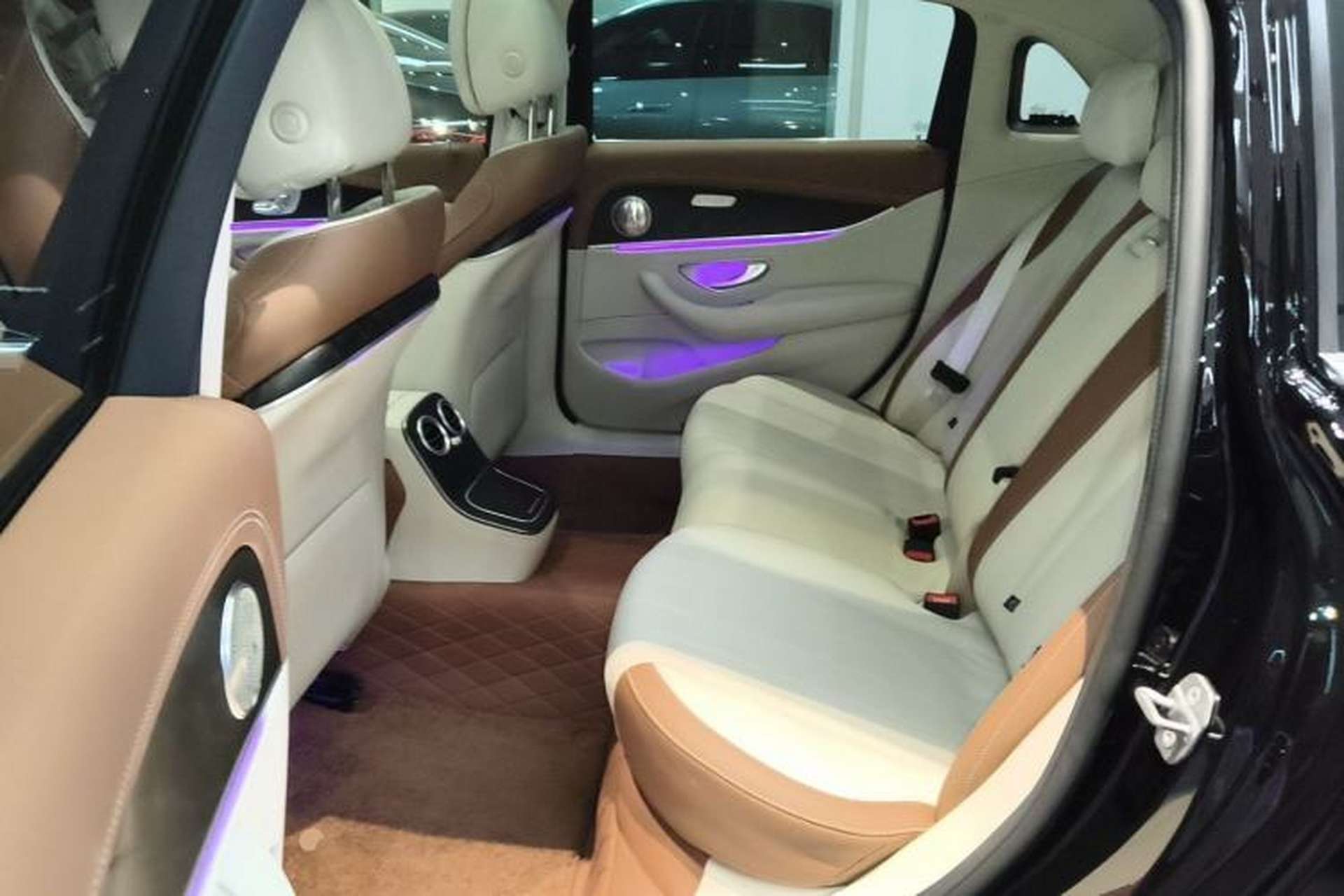 Used Mercedes-Benz E-Class 2023 Updated E 300 L Fashion Edition Left Rear Seat