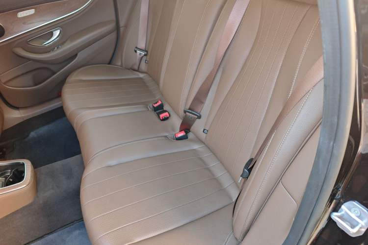 Used Mercedes-Benz E-Class 2023 Updated E 300 L Fashion Edition Left Rear Seat
