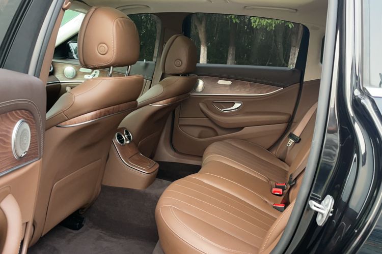 Used Mercedes-Benz E-Class 2023 Updated E 300 L Fashion Edition Left Rear Seat