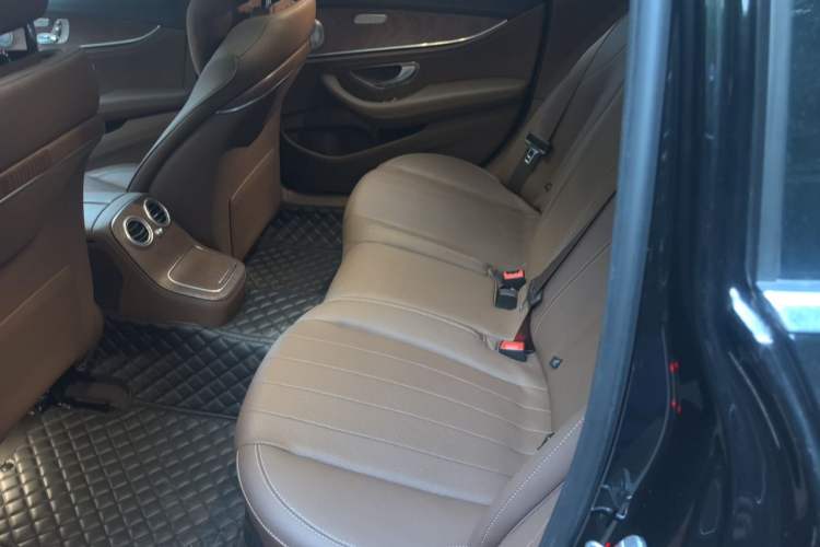 Used Mercedes-Benz E-Class 2023 Updated E 300 L Fashion Edition Left Rear Seat