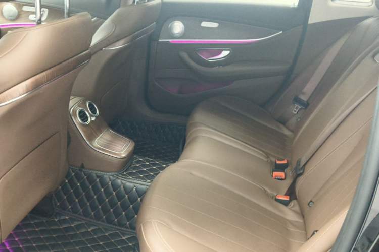 Used Mercedes-Benz E-Class 2023 Updated E 300 L Fashion Edition Left Rear Seat