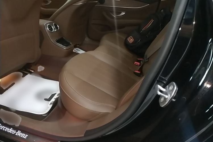 Used Mercedes-Benz E-Class 2023 Updated E 300 L Fashion Edition Left Rear Seat