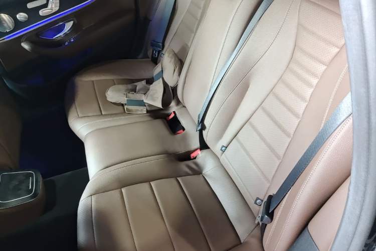 Used Mercedes-Benz E-Class 2023 E 300 L Sport Luxury Edition Left Rear Seat