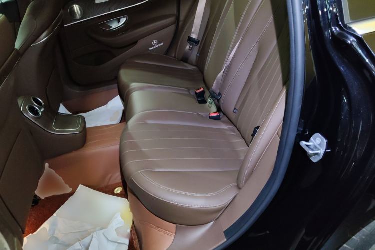 Used Mercedes-Benz E-Class 2023 Updated E 300 L Fashion Edition Left Rear Seat