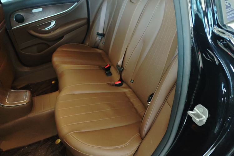 Used Mercedes-Benz E-Class 2023 Updated E 300 L Fashion Edition Left Rear Seat