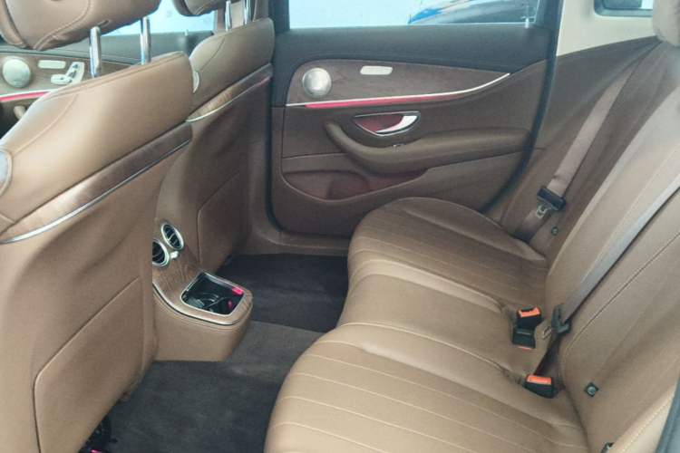 Used Mercedes-Benz E-Class 2023 Updated E 300 L Fashion Edition Left Rear Seat