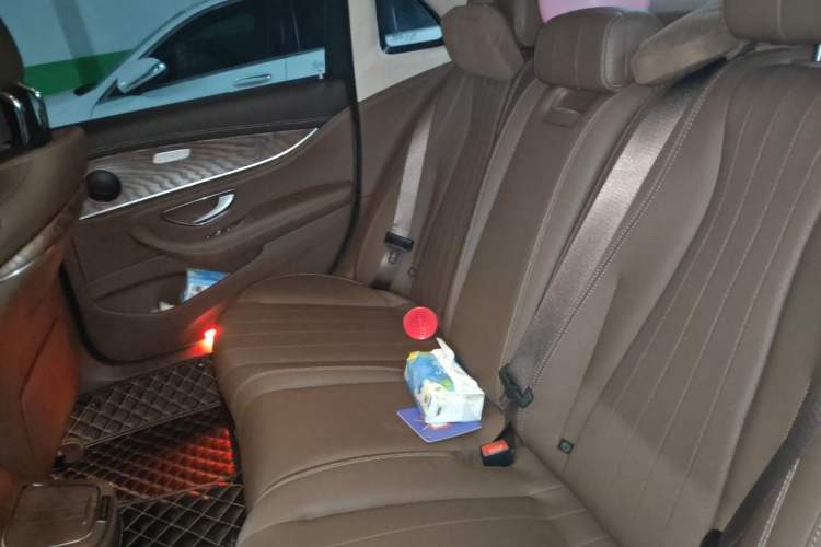 Used Mercedes-Benz E-Class 2023 Updated E 300 L Fashion Edition Left Rear Seat