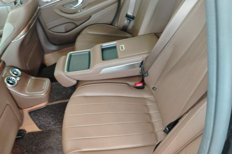 Used Mercedes-Benz E-Class 2023 Updated E 300 L Fashion Edition Left Rear Seat