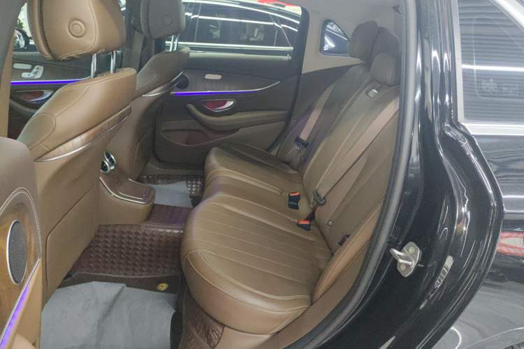Used Mercedes-Benz E-Class 2023 Updated E 300 L Fashion Edition Left Rear Seat