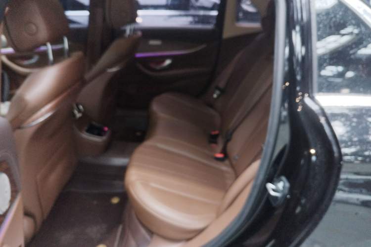 Used Mercedes-Benz E-Class 2023 Updated E 300 L Fashion Edition Left Rear Seat