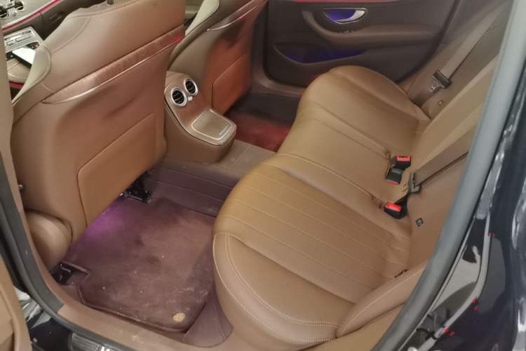 Used Mercedes-Benz E-Class 2023 Updated E 300 L Fashion Edition Left Rear Seat