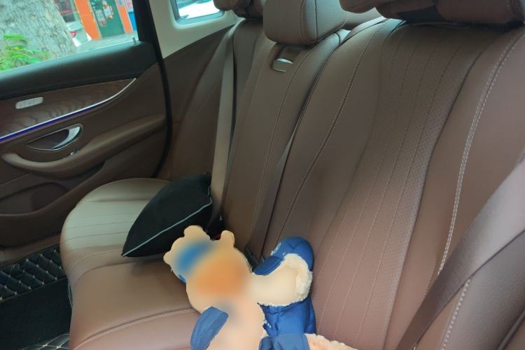 Used Mercedes-Benz E-Class 2023 Updated E 300 L Fashion Edition Left Rear Seat
