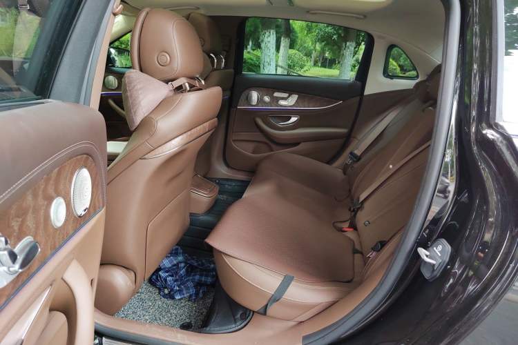 Used Mercedes-Benz E-Class 2023 Updated E 300 L Luxury Edition Left Rear Seat