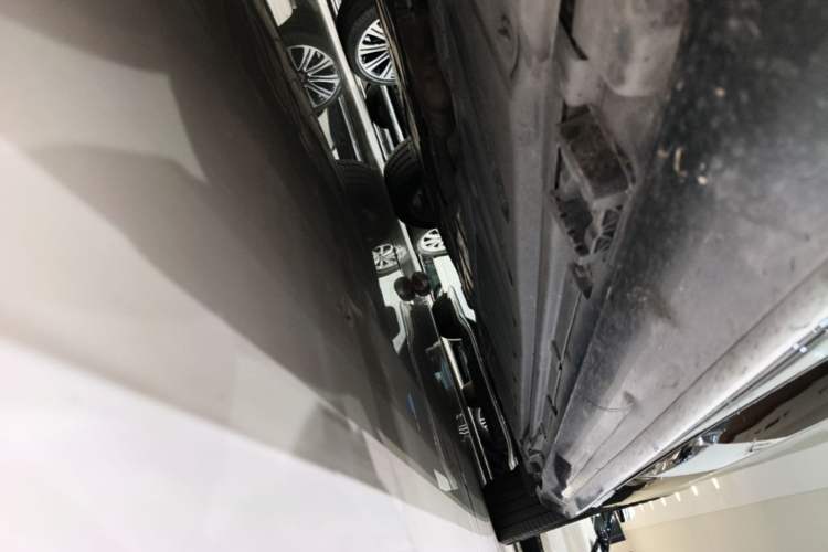 Used Mercedes-Benz E-Class 2023 Restyled E 300 L Sporty and Stylish Edition Left Side Sill