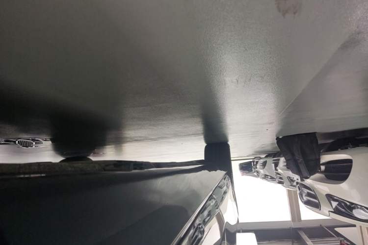 Used Mercedes-Benz E-Class 2023 Updated E 300 L Luxury Edition Left Side Sill
