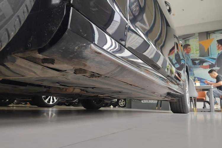 Used Mercedes-Benz E-Class 2023 E 260 L Sport Edition Left Side Sill