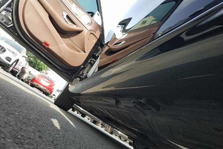 Used Mercedes-Benz E-Class 2023 E 300 L Stylish Model Left Side Sill
