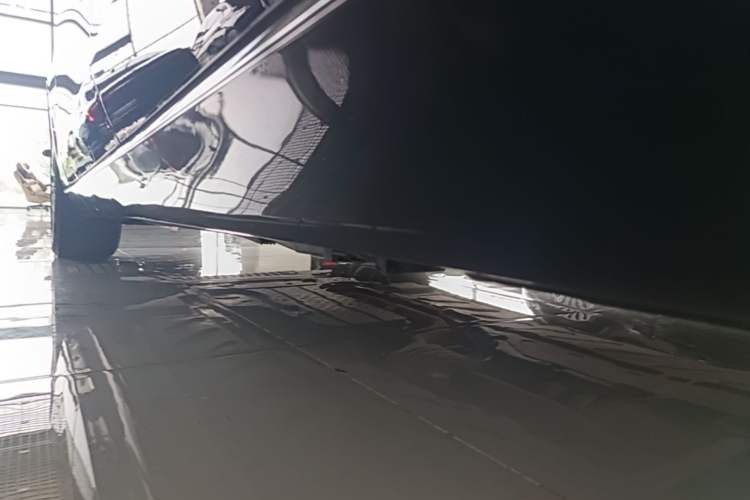 Used Mercedes-Benz E-Class 2023 Updated E 300 L Fashion Edition Left Side Sill