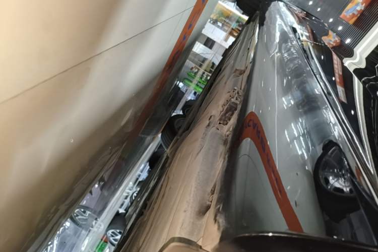 Used Mercedes-Benz E-Class 2023 Updated E 300 L Luxury Edition Left Side Sill