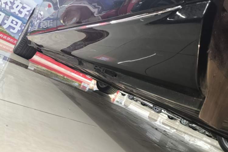 Used Mercedes-Benz E-Class 2023 Updated E 300 L Luxury Edition Left Side Sill