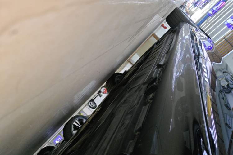 Used Mercedes-Benz E-Class 2023 E 300 L Luxury Model Left Side Sill