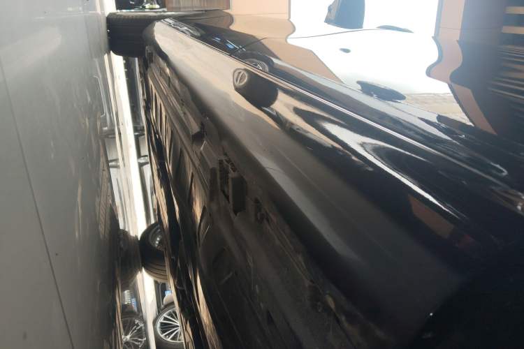 Used Mercedes-Benz E-Class 2023 Updated E 300 L Luxury Edition Left Side Sill