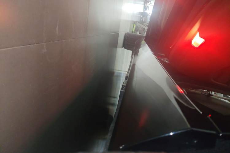 Used Mercedes-Benz E-Class 2023 Updated E 300 L Fashion Edition Left Side Sill