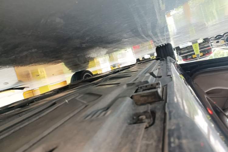 Used Mercedes-Benz E-Class 2023 E 300 L Stylish Model Left Side Sill