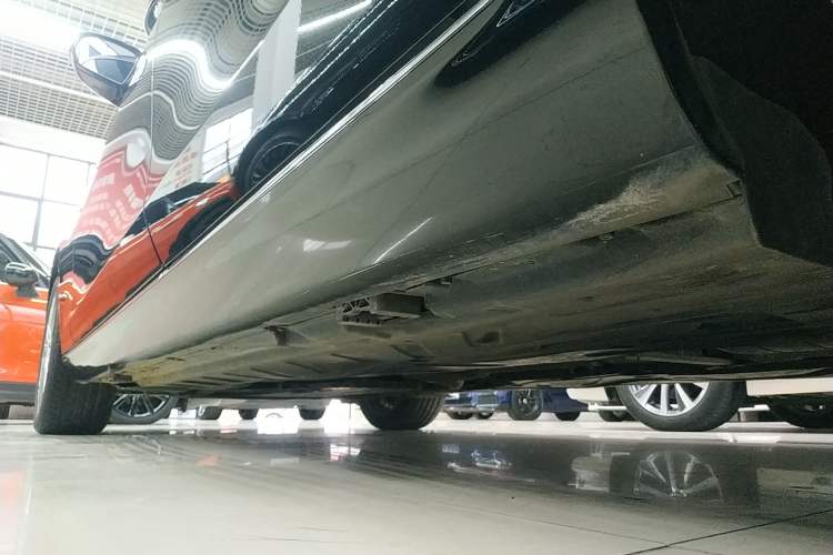Used Mercedes-Benz E-Class 2023 E 260 L Left Side Sill