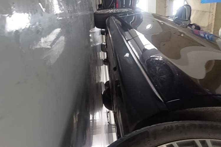 Used Mercedes-Benz E-Class 2023 Updated E 300 L Fashion Edition Left Side Sill