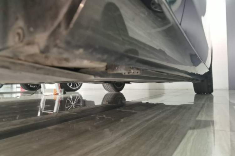 Used Mercedes-Benz E-Class 2023 E 300 L Stylish Model Left Side Sill