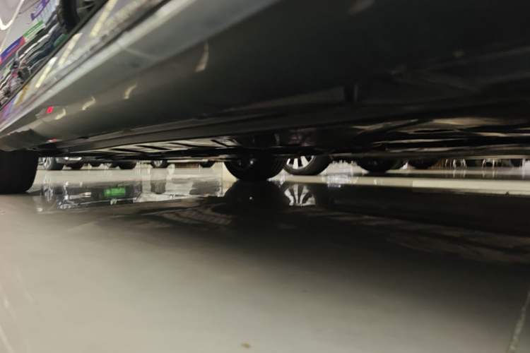 Used Mercedes-Benz E-Class 2023 Restyled E 260 L Sport Edition Left Side Sill