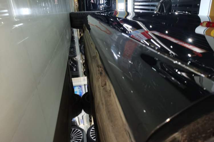 Used Mercedes-Benz E-Class 2023 Updated E 300 L Luxury Edition Left Side Sill