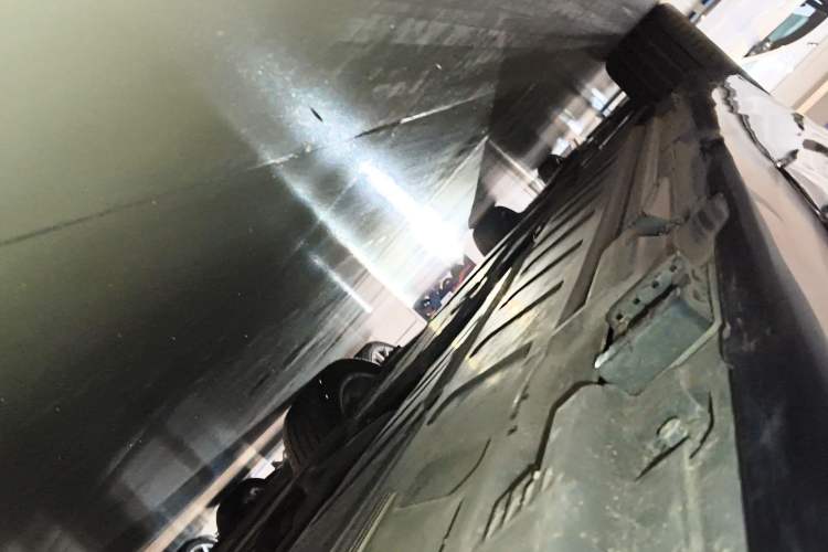 Used Mercedes-Benz E-Class 2023 Updated E 300 L Fashion Edition Left Side Sill