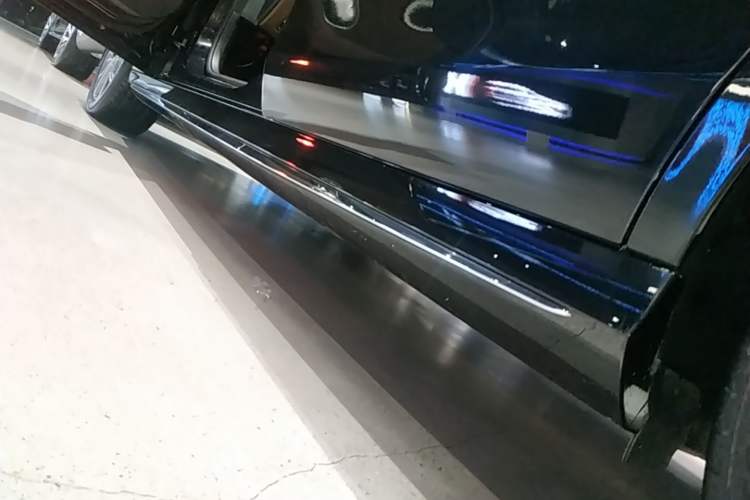 Used Mercedes-Benz E-Class 2023 Restyled E 300 L Sport Luxury Edition Left Side Sill