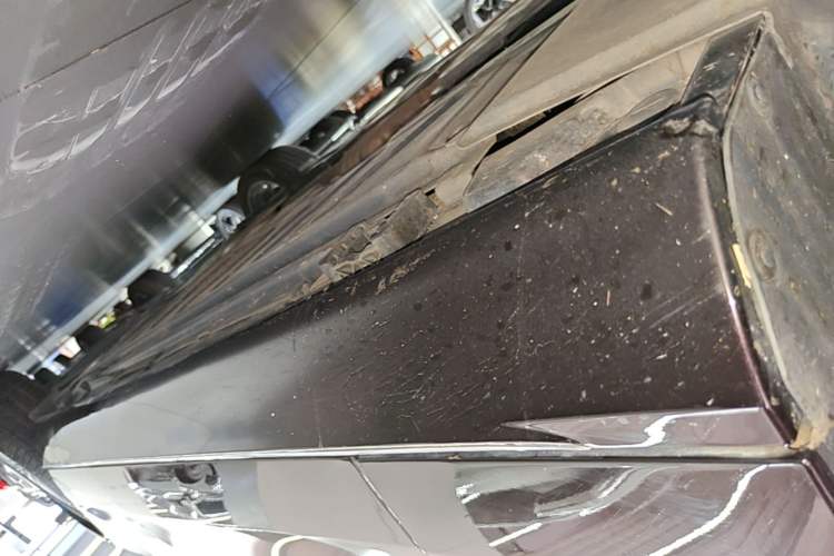 Used Mercedes-Benz E-Class 2023 E 300 L Stylish Model Left Side Sill