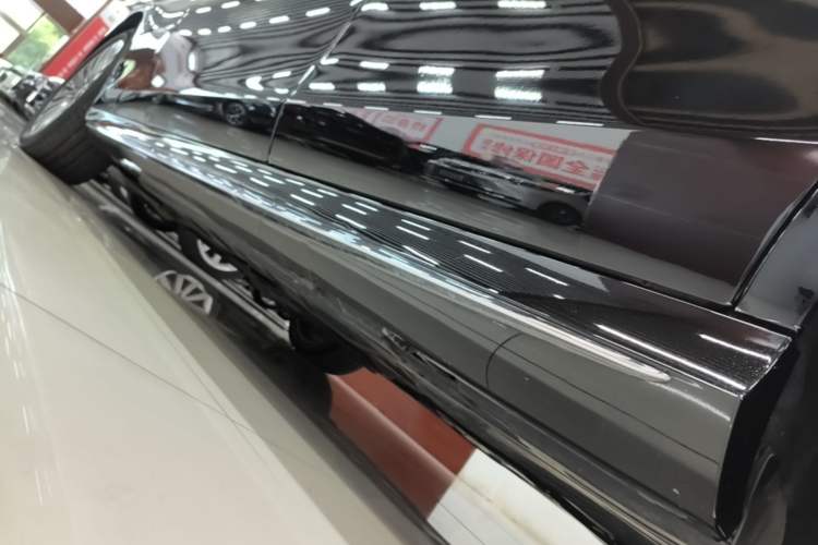 Used Mercedes-Benz E-Class 2023 Restyled E 300 L Sport Luxury Edition Left Side Sill