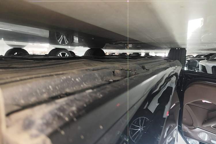 Used Mercedes-Benz E-Class 2023 Updated E 300 L Luxury Edition Left Side Sill