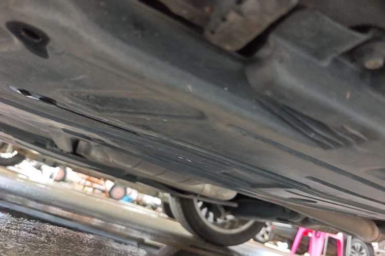 Used Mercedes-Benz E-Class 2023 Updated E 300 L Luxury Edition Left Side Sill