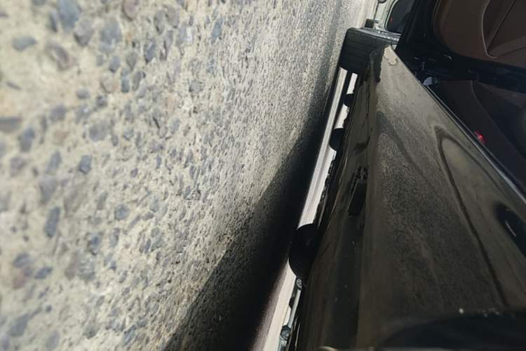 Used Mercedes-Benz E-Class 2023 E 300 L Stylish Model Left Side Sill