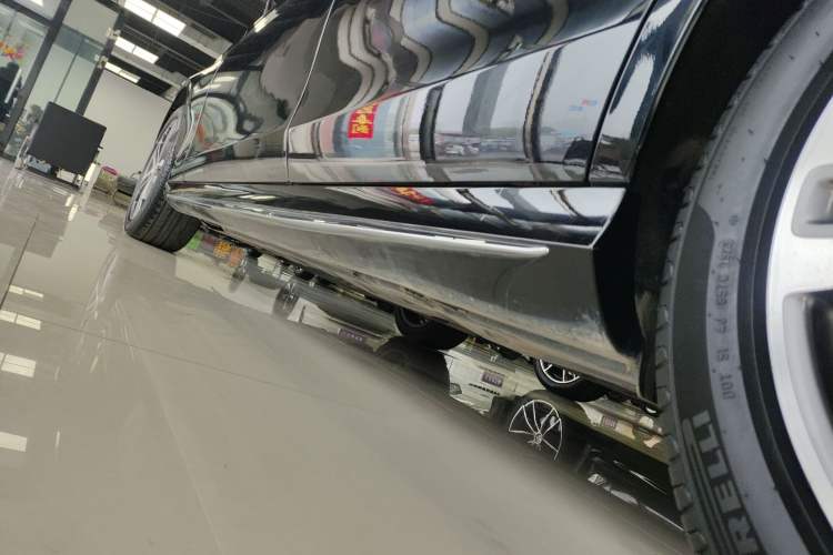 Used Mercedes-Benz E-Class 2023 Restyled E 260 L Sport Edition Left Side Sill