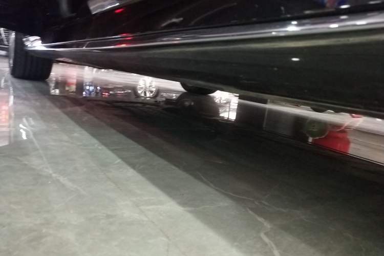 Used Mercedes-Benz E-Class 2023 Restyled E 300 L Sport Luxury Edition Left Side Sill