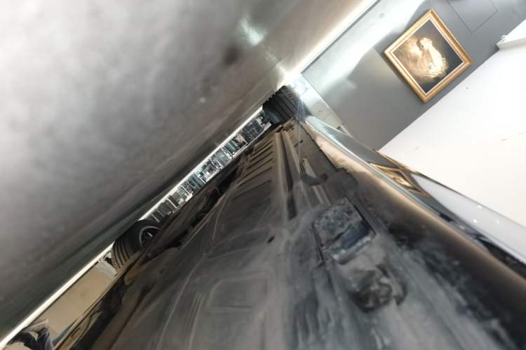 Used Mercedes-Benz E-Class 2023 Updated E 300 L Fashion Edition Left Side Sill