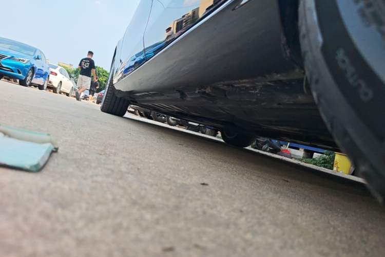 Used Mercedes-Benz E-Class 2023 Updated E 300 L Luxury Edition Left Side Sill