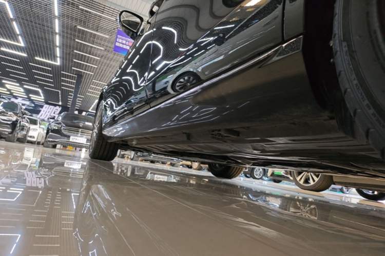 Used Mercedes-Benz E-Class 2023 E 260 L 4MATIC Left Side Sill
