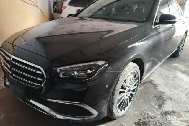 Ojetý Mercedes-Benz E-Class 2023 E 260 L 4MATIC