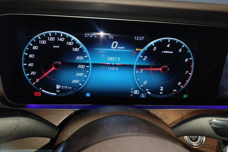 Used Mercedes-Benz E-Class 2023 Facelift E 260 L Odometer Close Up