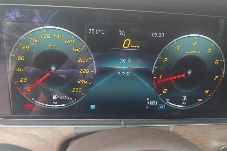 Used Mercedes-Benz E-Class 2023 E 260 L Odometer Close Up
