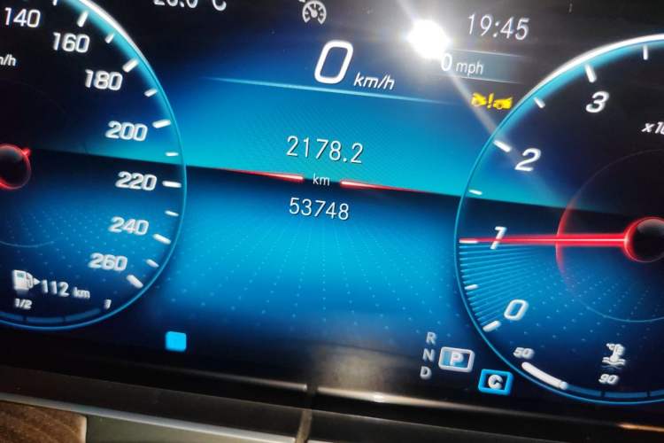 Used Mercedes-Benz E-Class 2023 Updated E 300 L Fashion Edition Odometer Close Up